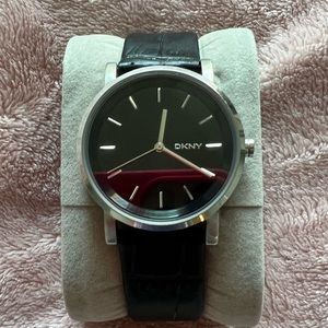 Black leather wrist DKNY